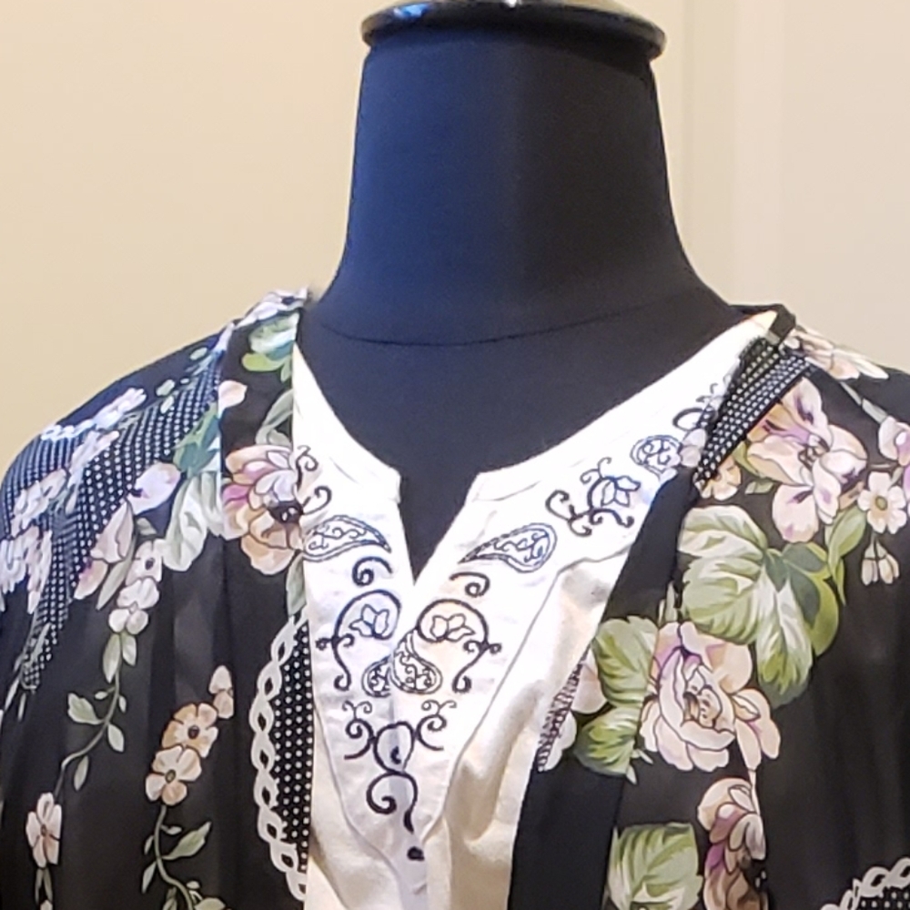 Lillian Floral Kimono with Black and Purple Design - Picture 2 of 12